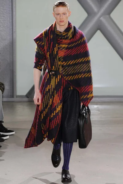 Look 13
